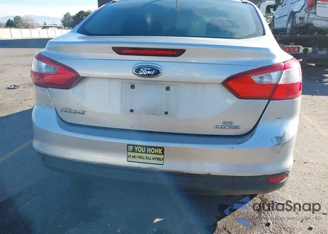 2014 Ford Focus Se z USA, uszkodzony, nr VIN 1FADP3F24EL311529